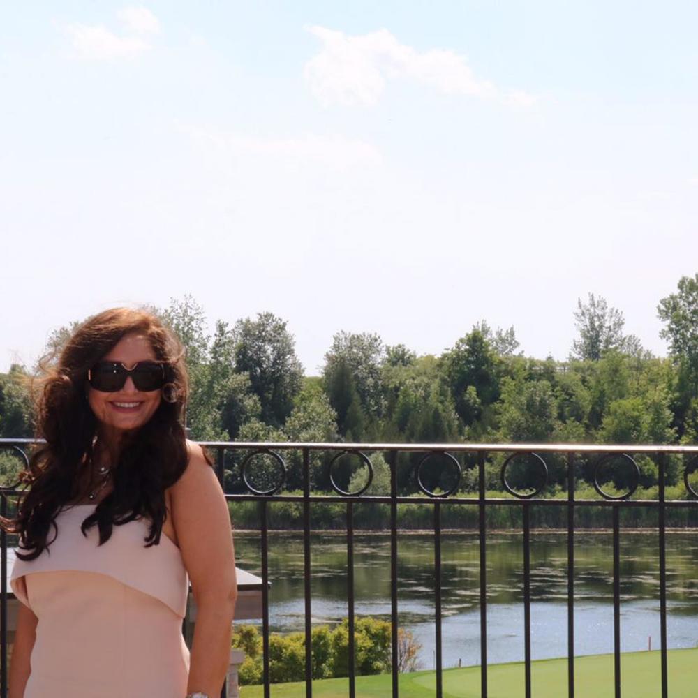 Meet your Posher, Lida